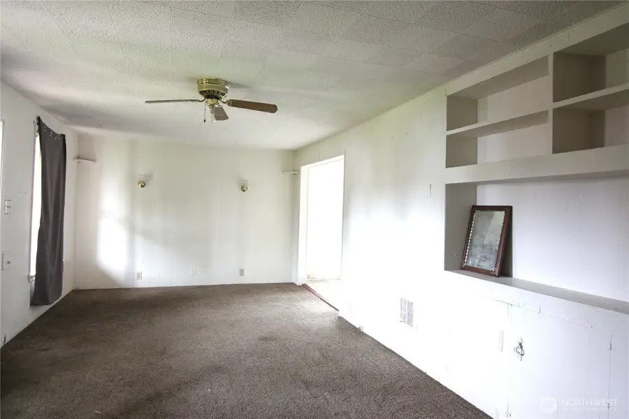 803 S 5th Avenue, Kelso, WA 98626 - #2