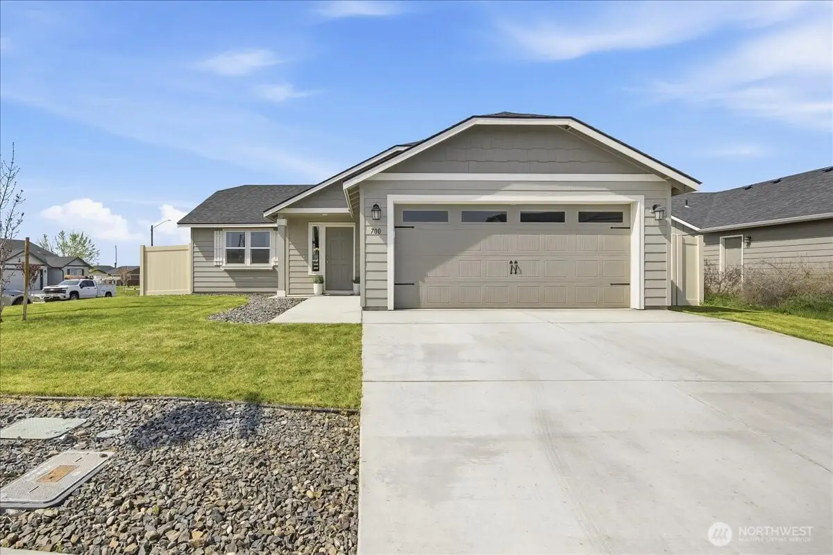 700 Regina Place, Grandview, WA 98930 - #1