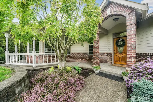 1411 Crestview Drive, Camano Island, WA 98282