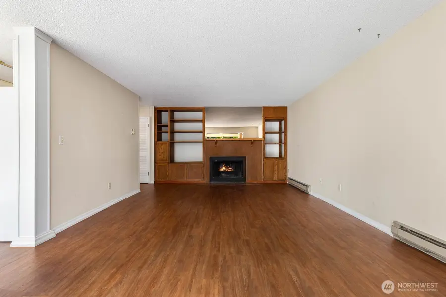 2210 Ne 92nd St #104, Seattle, WA 98115 - #3