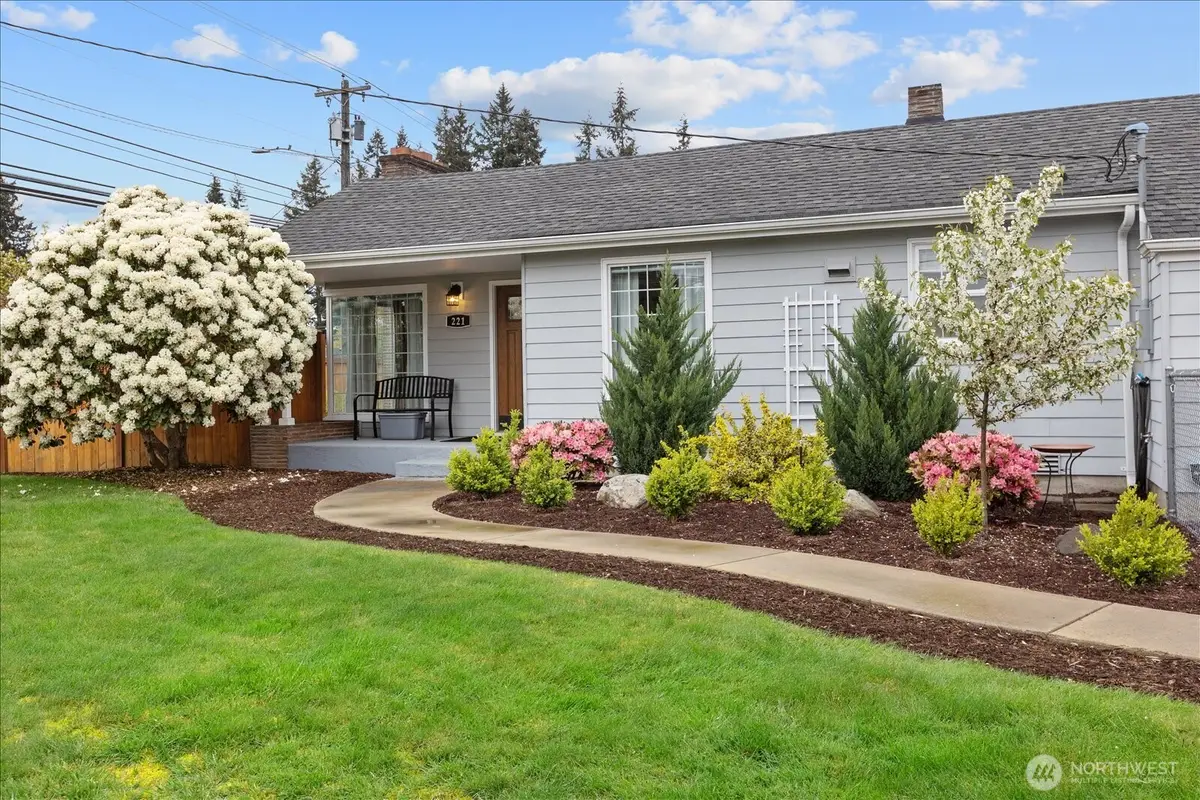 221 Tamarack Avenue, Everett, WA 98203 - #1