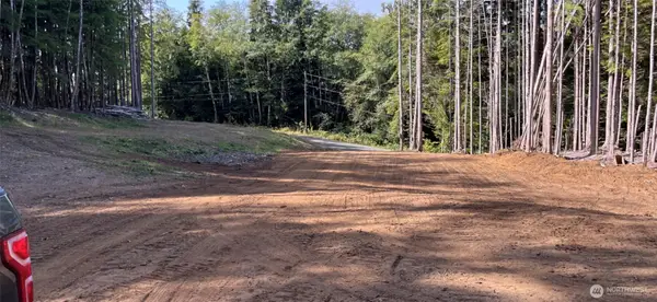 554 Eagle Point Road, Sekiu, WA 98381