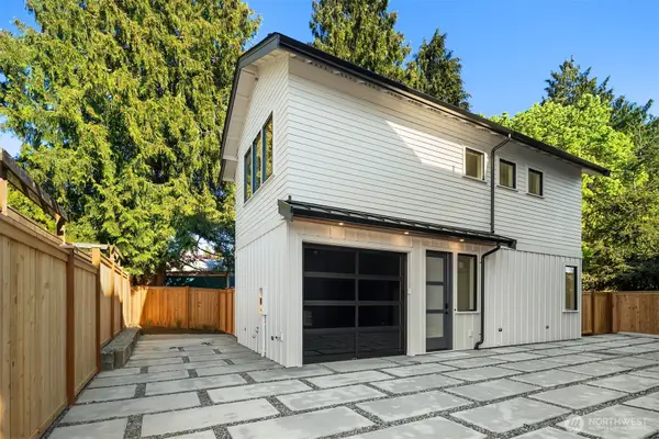 7064 Cleopatra Place Nw, Seattle, WA 98117