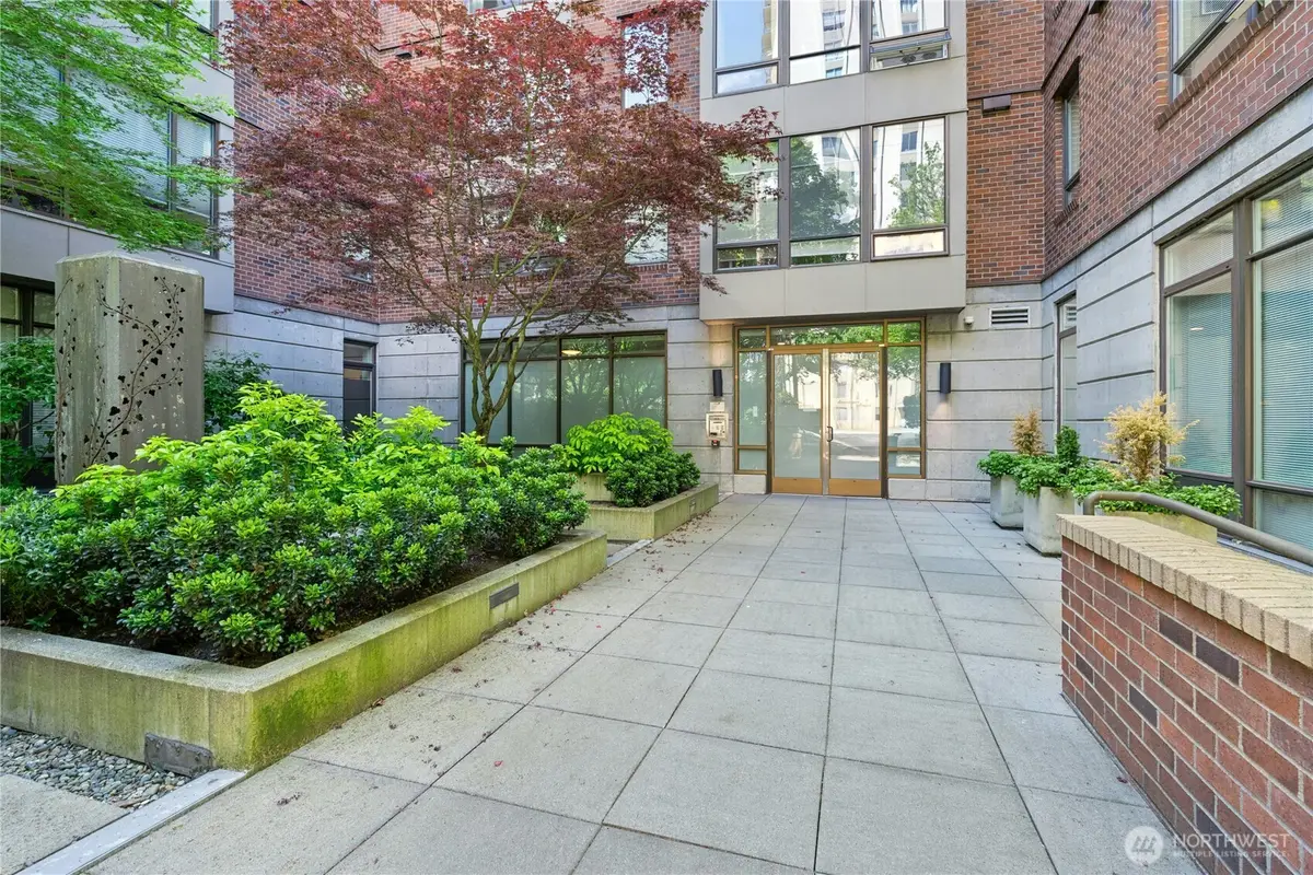 4547 8th Avenue Ne, Seattle, WA 98105 - #1