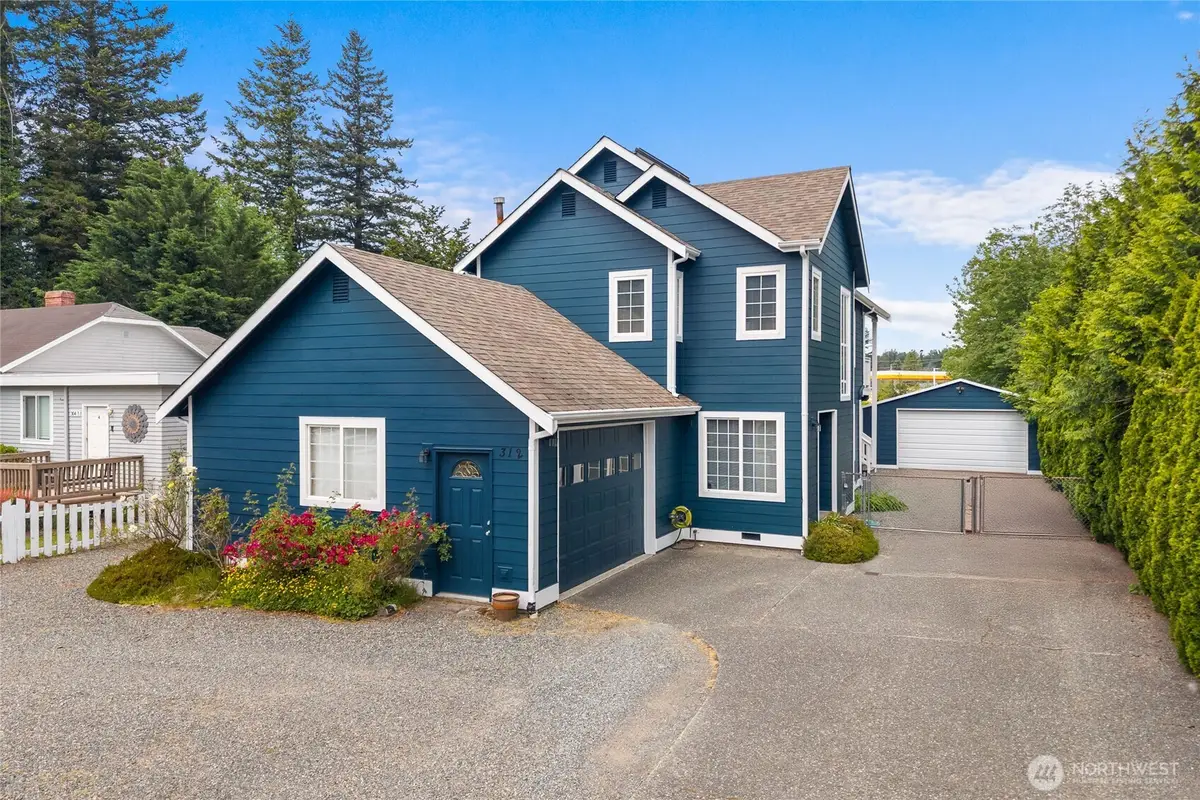 312 E Park Street, North Bend, WA 98045 - #1
