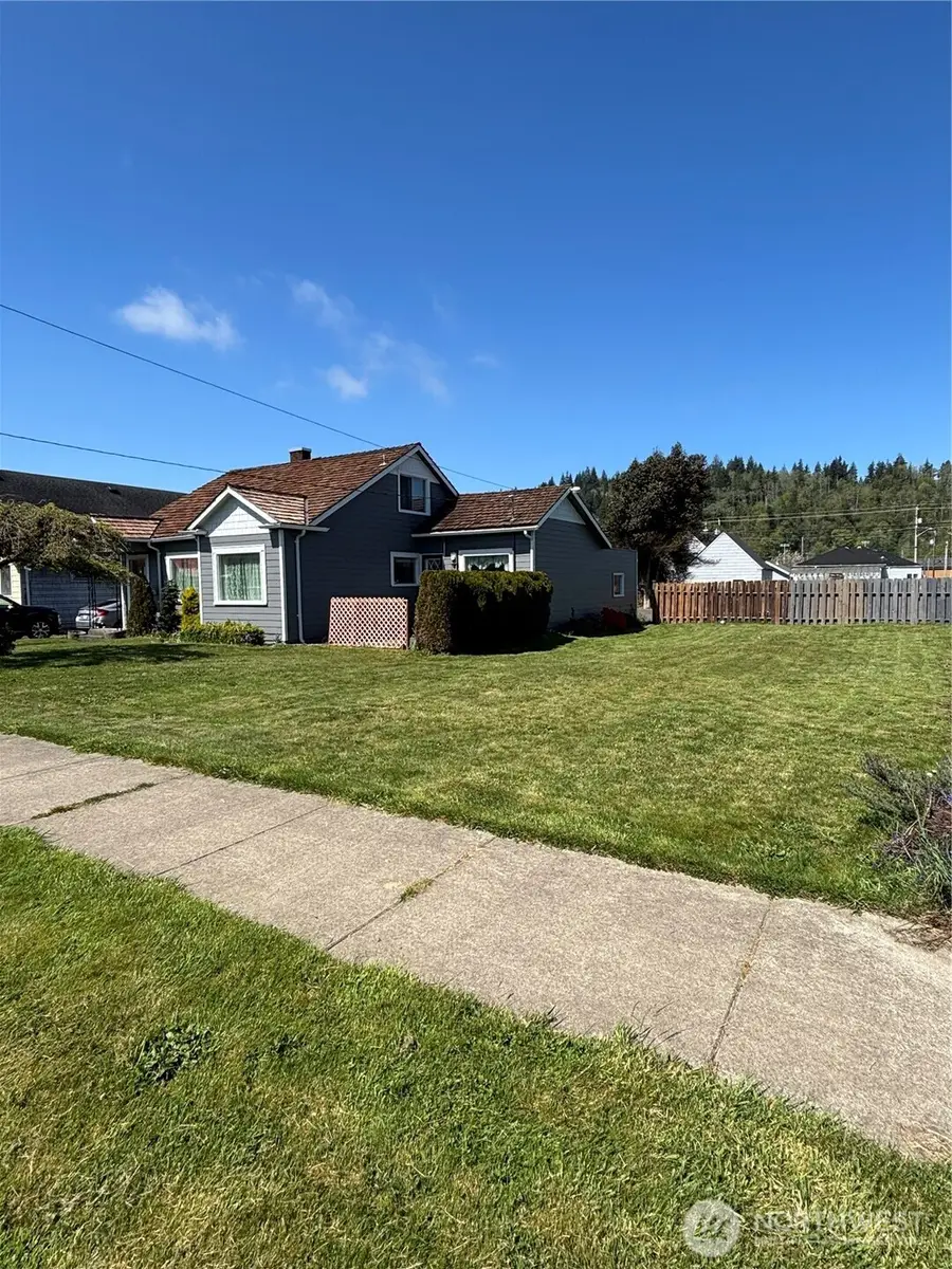 2835 Pacific Avenue, Hoquiam, WA 98550 - #3