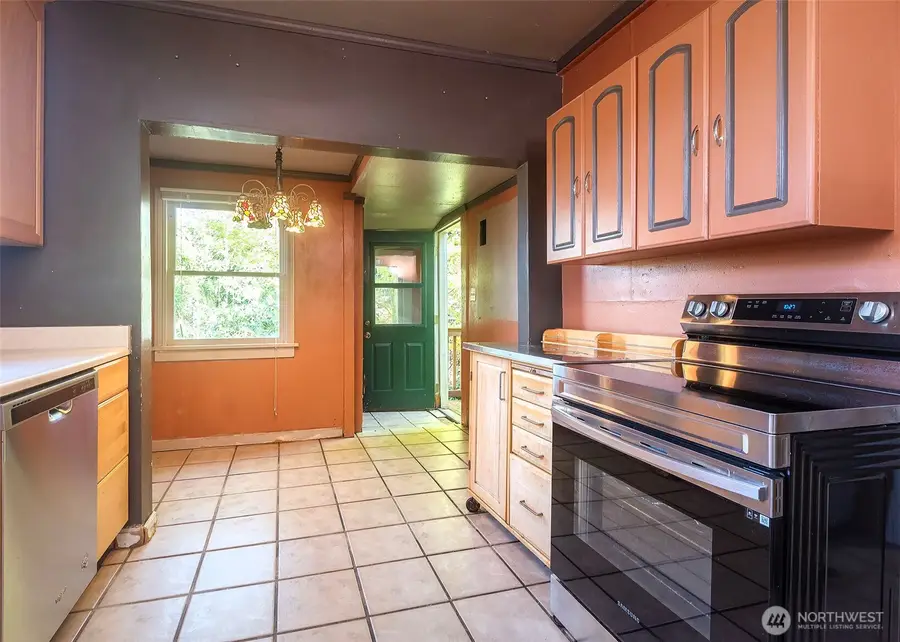 2214 N 60th Street, Seattle, WA 98103 - #3