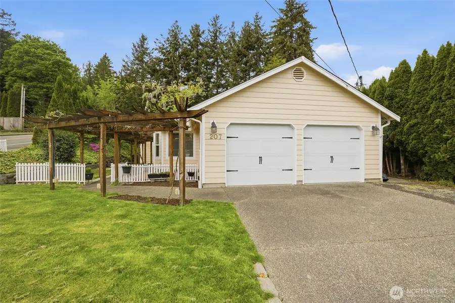 207 N 6th Avenue Sw, Tumwater, WA 98512 - #2
