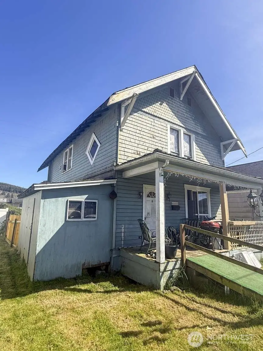 804 Monroe Street, Hoquiam, WA 98550 - #2