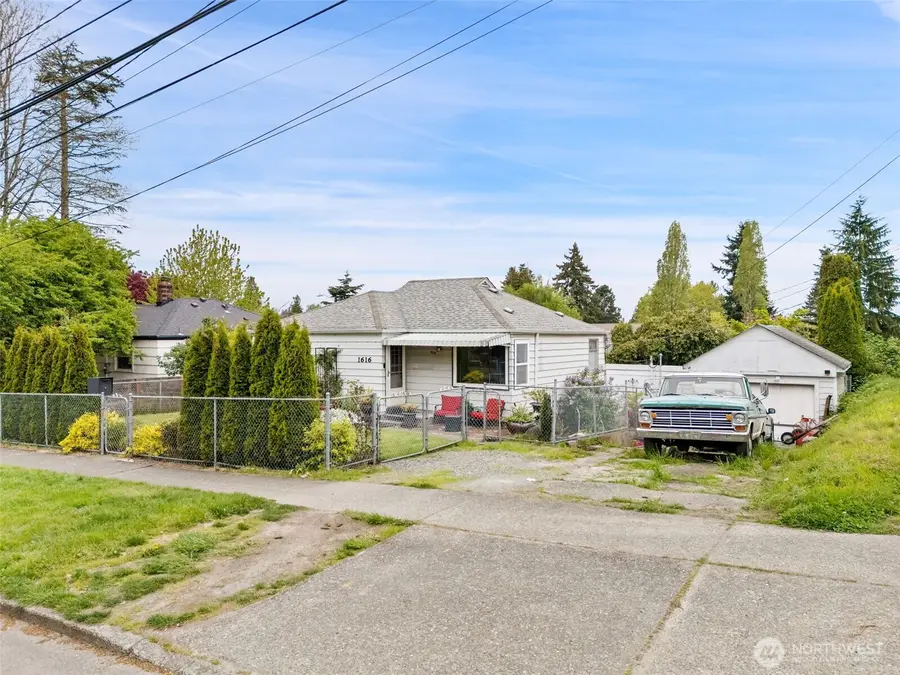 1616 SW Thistle Street, Seattle, WA 98106 - #3