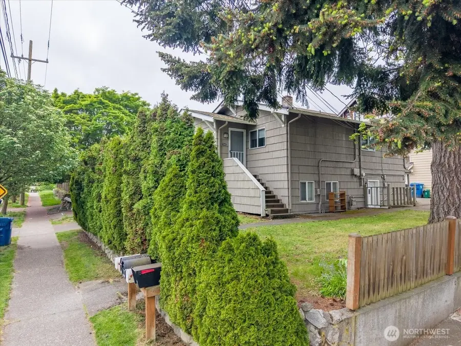 7945 9th Avenue Sw, Seattle, WA 98106 - #2
