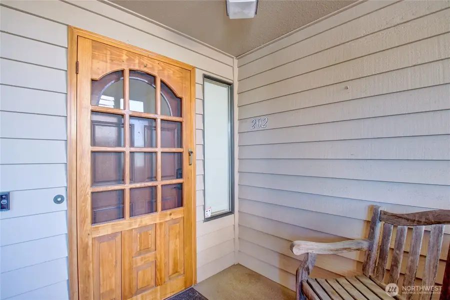 747 SE Bayshore Drive #202, Oak Harbor, WA 98277 - #2
