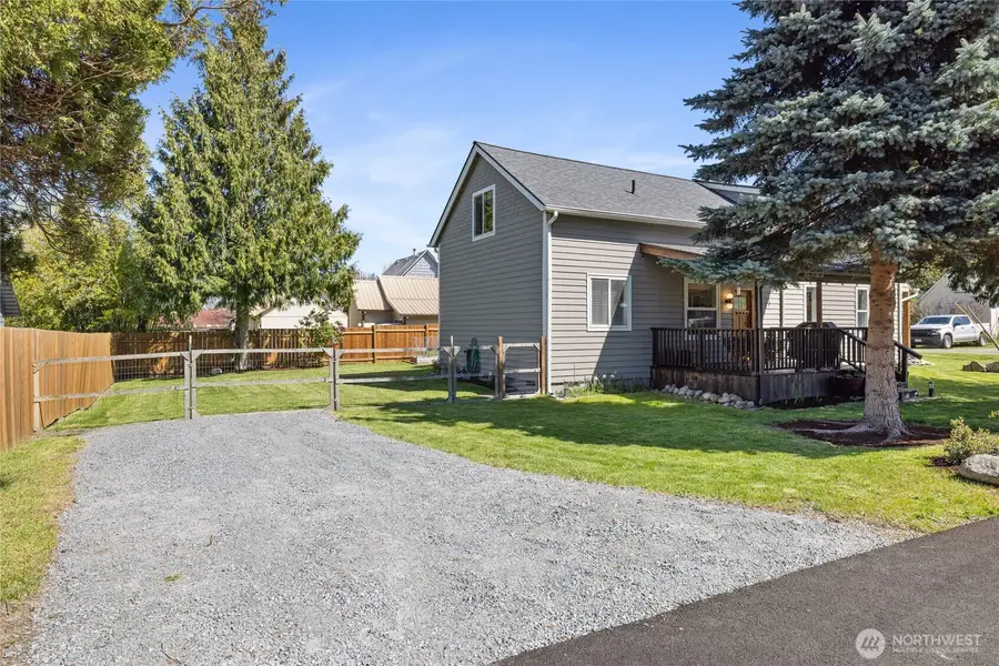 214 Adams Avenue S, Eatonville, WA 98328 - #3