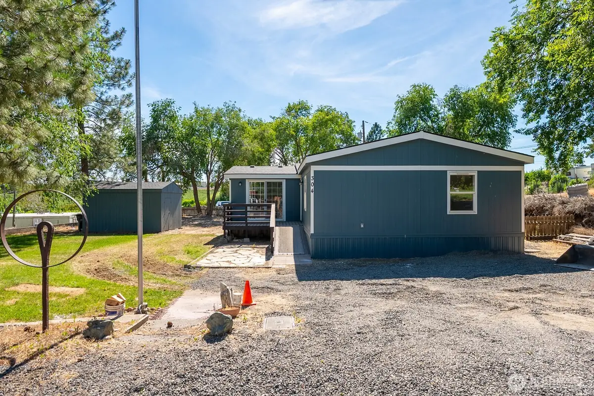 304 NW Hemlock Avenue, Royal City, WA 99357 - #1