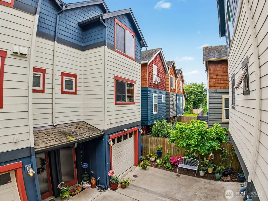 3318 Wetmore Avenue S #E, Seattle, WA 98144 - #2