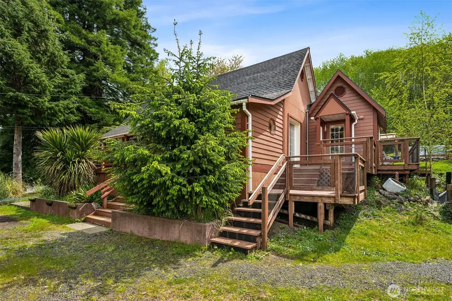 636 Water Street, South Bend, WA 98586 - #2