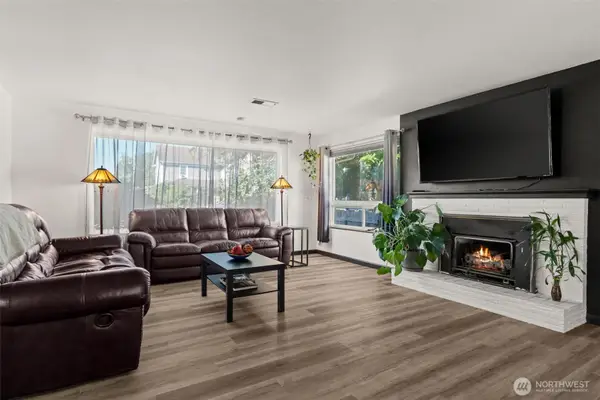 343 4th Street Se, Puyallup, WA 98372
