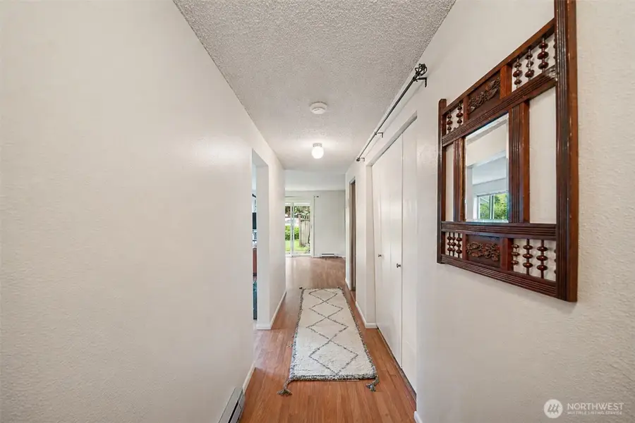 519 Henry Street Ne, Olympia, WA 98506 - #3