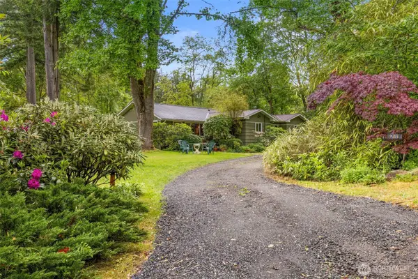 10218 NE Pine Way, Bainbridge Island, WA 98110