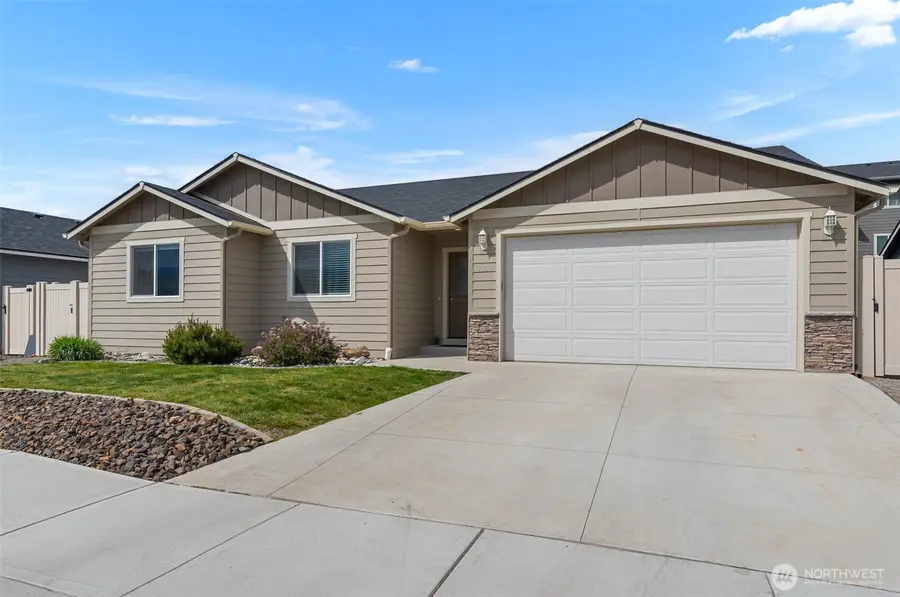 2259 S Mystical Loop, East Wenatchee, WA 98802 - #2