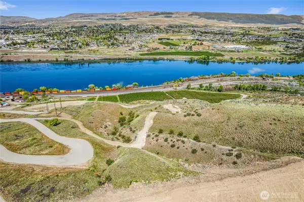 1501 Malaga Alcoa Highway #B, Wenatchee, WA 98801