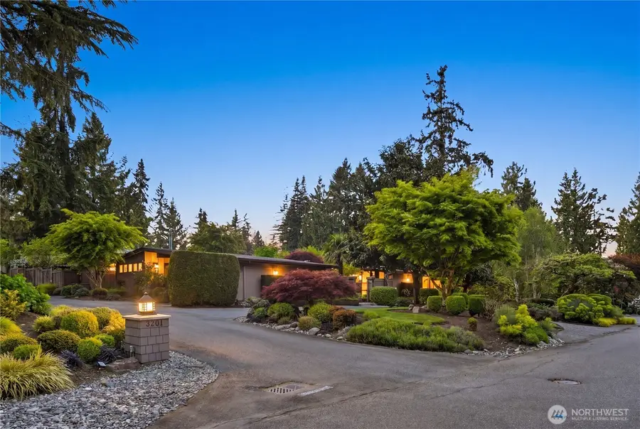 3215 78th Place Ne, Medina, WA 98039 - #2