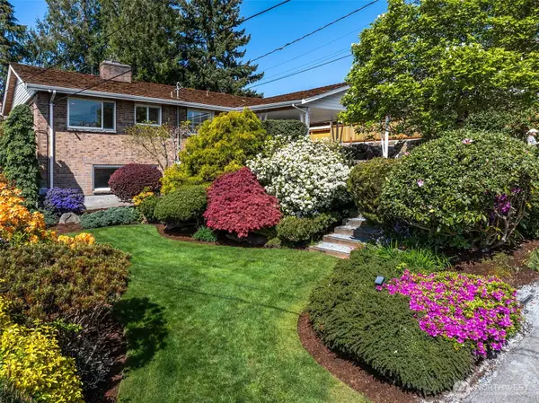 20811 8th Ave S, Des Moines, WA 98198