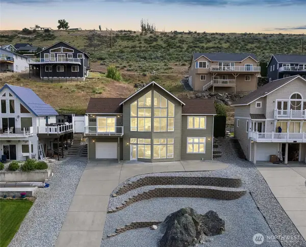340 W Beach Drive, Orondo, WA 98843