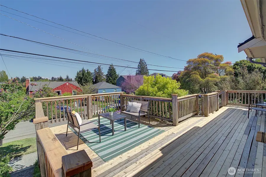 6827 36th Avenue Ne, Seattle, WA 98115 - #3