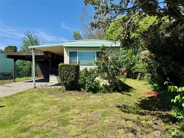 7121 49th Street E #38, Fife, WA 98424