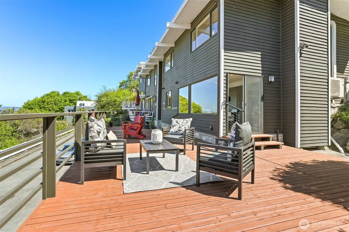 2122 Halleck Avenue Sw, Seattle, WA 98116 - #1