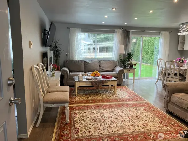 9116 1st Place Ne #2, Lake Stevens, WA 98258