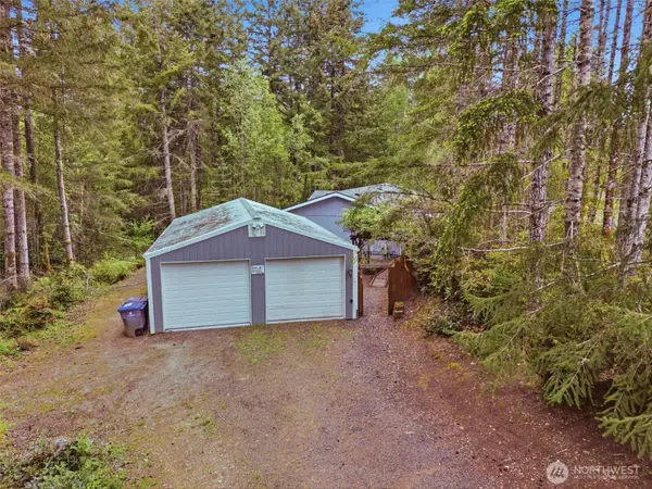 71 E Richardson Road, Belfair, WA 98528