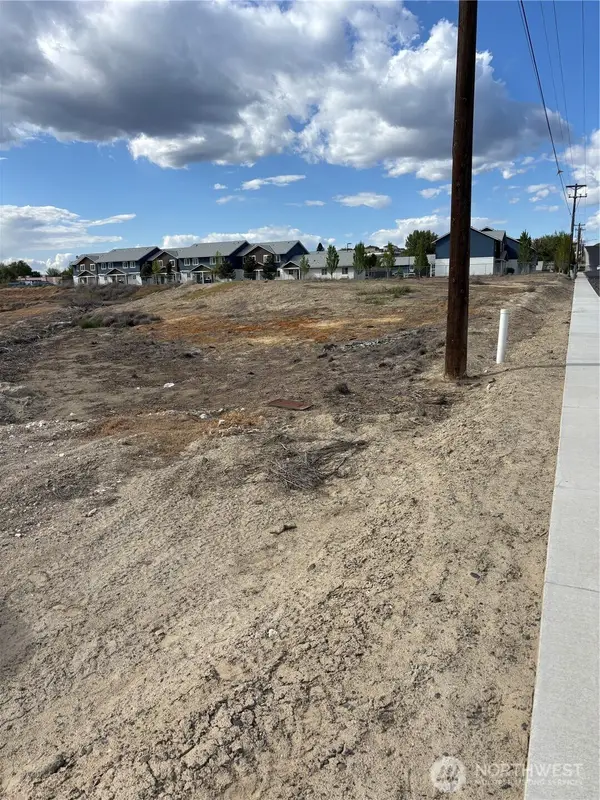 380 N Apple Avenue Ne, Royal City, WA 99357