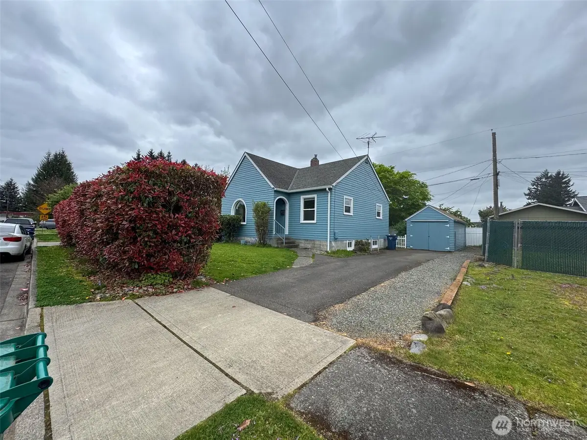 215 J Street Se, Auburn, WA 98002 - #1