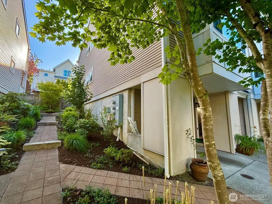 6719 35th Place S, Seattle, WA 98118 - #2