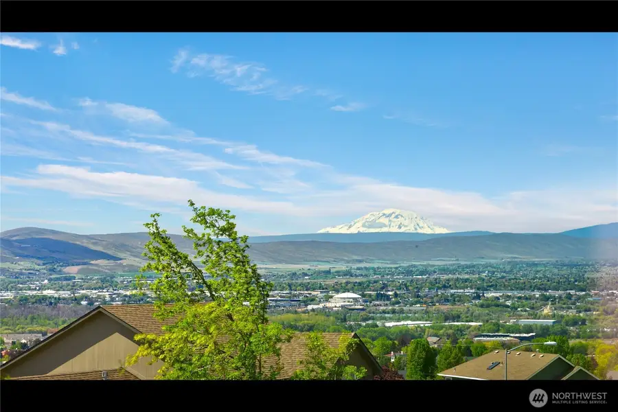 5600 Sycamore Drive, Yakima, WA 98902 - #2