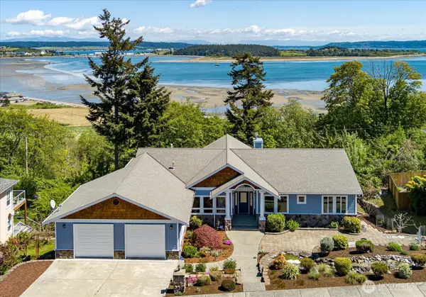 2390 SW Freund Street, Oak Harbor, WA 98277
