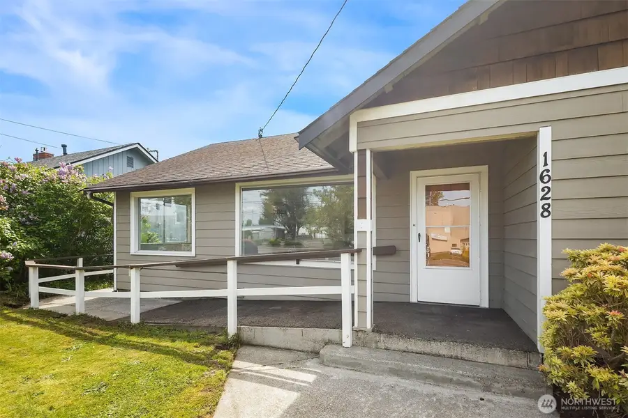 1628 Grove Street, Marysville, WA 98270 - #3