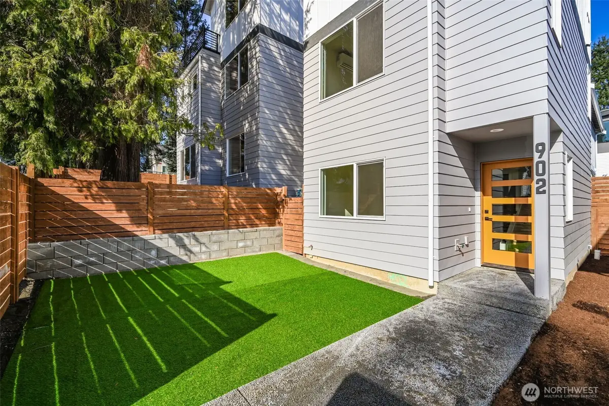 902 N 107th Street, Seattle, WA 98133 - #1