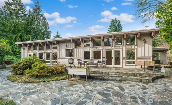 16 Cascade Key, Bellevue, WA 98006