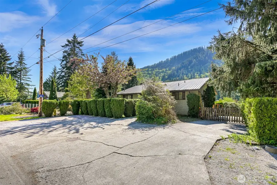 371 Lakeside Drive, Sedro Woolley, WA 98284 - #3