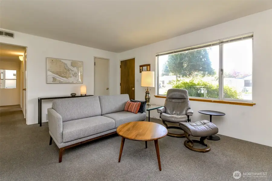 648 SW 107th Avenue, Seattle, WA 98146 - #3