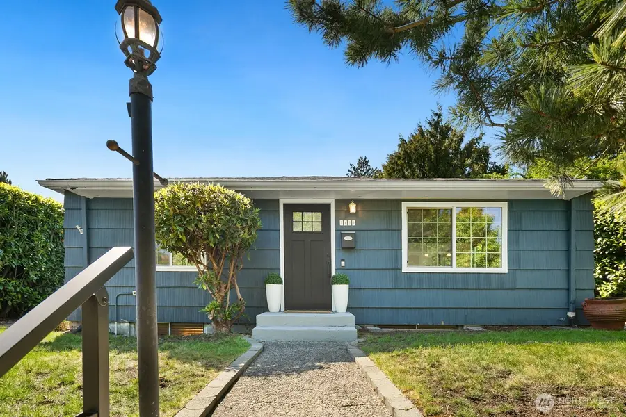 3413 48th Avenue Sw, Seattle, WA 98116 - #2