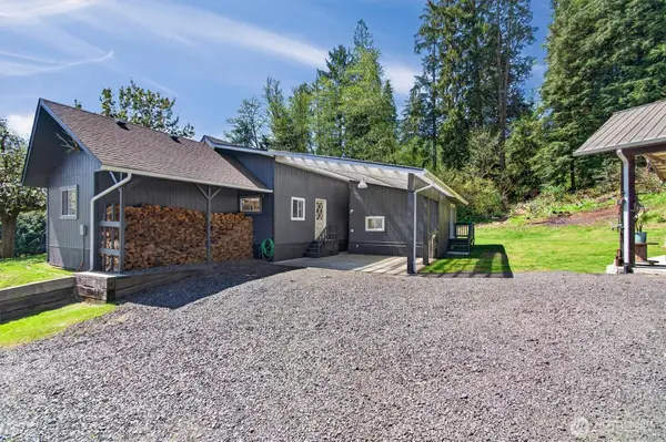 865 E Valley Road, Skamokawa, WA 98647