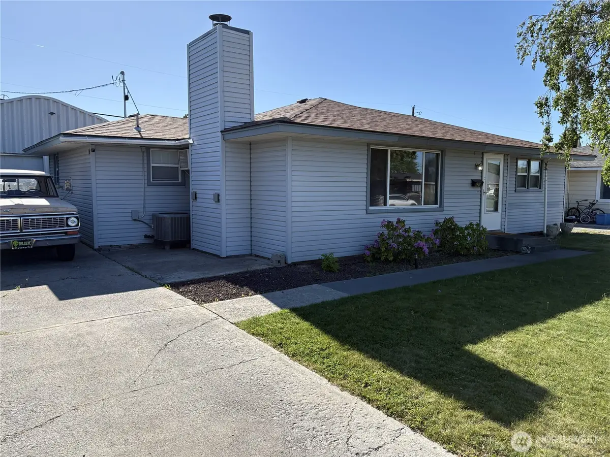 230 NE Ivy Street, Ephrata, WA 98823 - #1