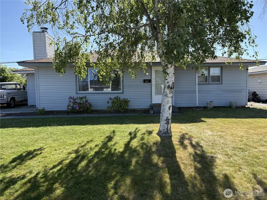 230 NE Ivy Street, Ephrata, WA 98823 - #2