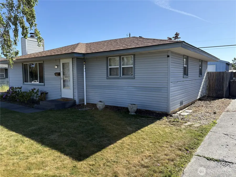 230 NE Ivy Street, Ephrata, WA 98823 - #3