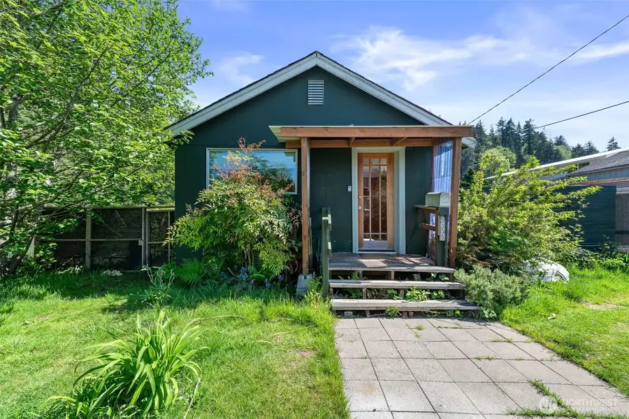 1335 E 1st Street, Aberdeen, WA 98520 - #3