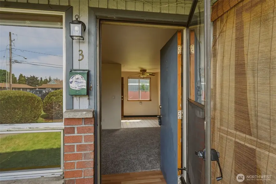 327 S Street Se, Auburn, WA 98002 - #3